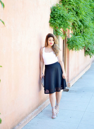 С чем носить кожаный плетеный клатч