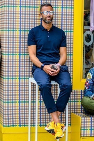 С чем носить желтые кроссовки мужчине