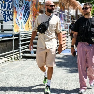 С чем носить желтые кроссовки мужчине