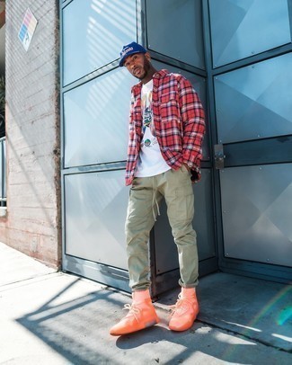 С чем носить желтые кроссовки мужчине