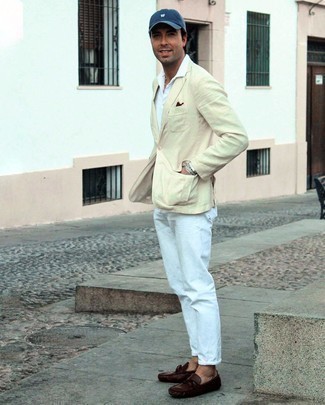 Какие рубашки с длинным рукавом носить с желтым пиджаком мужчине