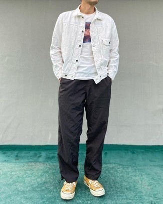 С чем носить желтые низкие кеды из плотной ткани мужчине