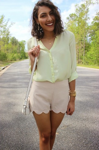 С чем носить желтую шифоновую блузку