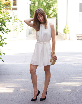 С чем носить желтый клатч