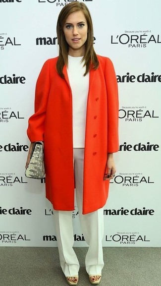 Какие классические брюки носить с желтым пальто женщине