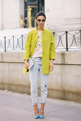 С чем носить желтое пальто женщине