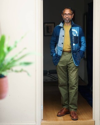 С чем носить желтую футболку с круглым вырезом мужчине