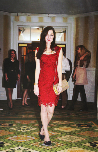 С чем носить желтую сумку через плечо