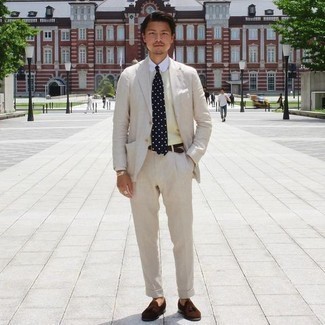 С чем носить желтую классическую рубашку мужчине