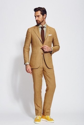 С чем носить желтые кожаные низкие кеды мужчине