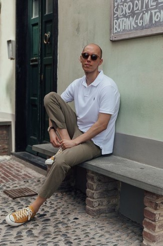 С чем носить желтые низкие кеды мужчине