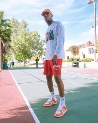 С чем носить желтые низкие кеды мужчине