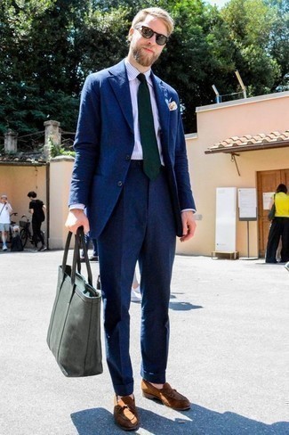 С чем носить желтый нагрудный платок