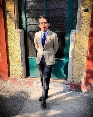 С чем носить желтый нагрудный платок