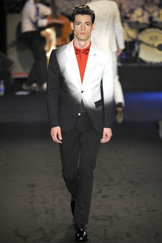 Какие пиджаки носить с желтой футболкой-поло мужчине