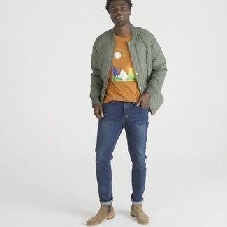 С чем носить желтую футболку с принтом мужчине