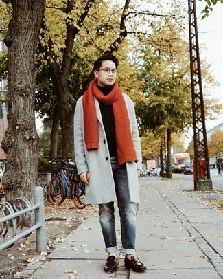 С чем носить желтый шарф мужчине