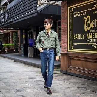 С чем носить желтую рубашку с коротким рукавом мужчине