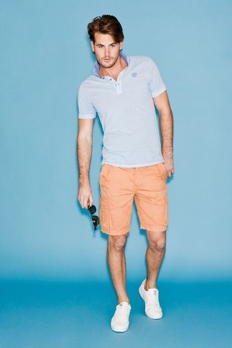 Какие низкие кеды носить с желтыми шортами мужчине