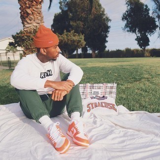 С чем носить желтые кеды мужчине