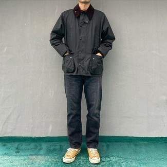 С чем носить желтые кеды мужчине