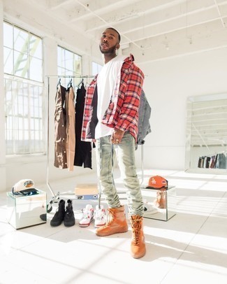 С чем носить желтые замшевые ботинки мужчине