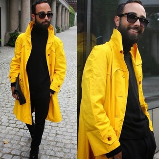 С чем носить желтый плащ мужчине