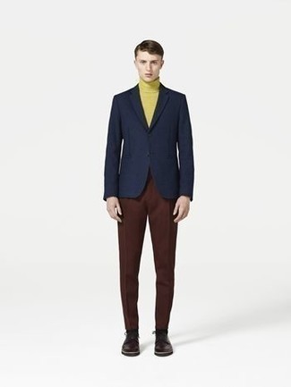 Какие пиджаки носить с желтой водолазкой мужчине