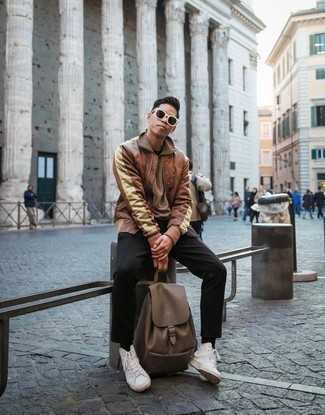 Как носить свитер с воротником на молнии с высокими кедами мужчине