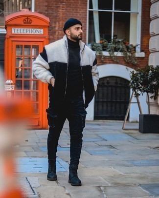 Как носить свитер на молнии с повседневными ботинками мужчине