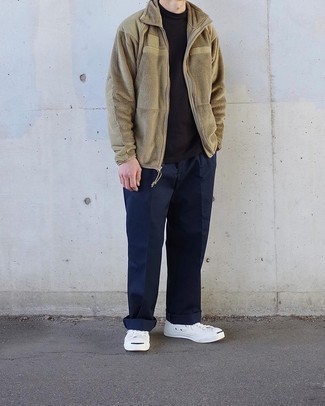 Как носить свитер на молнии с брюками чинос