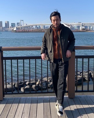 Как носить свитер на молнии с брюками чинос