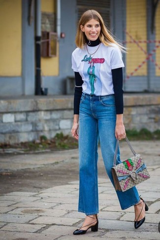 Как носить свитер на молнии с джинсами женщине