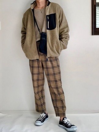 С чем носить свитер на молнии мужчине