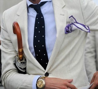 С чем носить белую классическую рубашку в вертикальную полоску мужчине в стиле смарт-кэжуал: Белая классическая рубашка в вертикальную полоску и бежевый пиджак — идеальный вариант для поклонников стиля смарт-кэжуал.