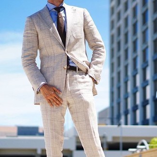 С чем носить темно-коричневый шерстяной галстук мужчине: Бежевый пиджак в клетку в сочетании с темно-коричневым шерстяным галстуком позволит создать модный и мужественный образ.