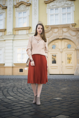 Красная юбка-миди со складками