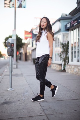 Женские черно-белые кроссовки от adidas