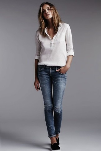 Какие джинсы носить с черно-белыми слипонами женщине весна: Такое простое и удобное сочетание вещей, как белая футболка на пуговицах и джинсы, придется по душе дамам, которые любят проводить дни в постоянном движении. Вкупе с этим луком великолепно будут выглядеть черно-белые слипоны. Когда приходит погожая весенняя погода, подобное сочетание вещей окажется по душе многим девушкам.