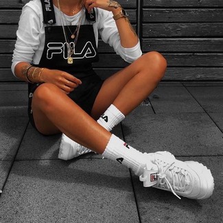 Женские белые кроссовки от Fendi