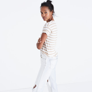 С чем носить белые рваные джинсы в 20 лет женщине в жару: Белая футболка с круглым вырезом в горизонтальную полоску и белые рваные джинсы — прекрасная формула для воплощения приятного и незамысловатого лука.