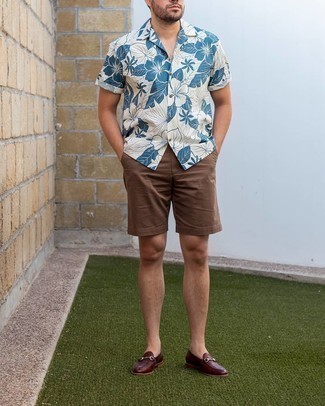 Мужская бело-синяя рубашка с коротким рукавом с цветочным принтом от Prada