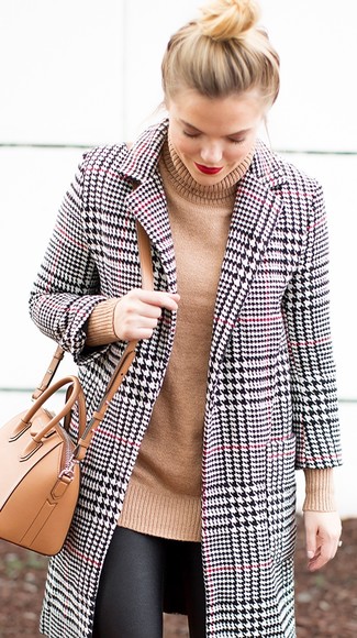 Как носить пальто с водолазкой женщине в теплую погоду: Пальто и водолазка выигрышно впишутся в лук в повседневном стиле.