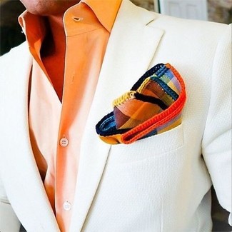 С чем носить разноцветный нагрудный платок в деловом стиле: Такое простое и комфортное сочетание базовых вещей, как белый пиджак и разноцветный нагрудный платок, понравится джентльменам, которые любят проводить дни активно.