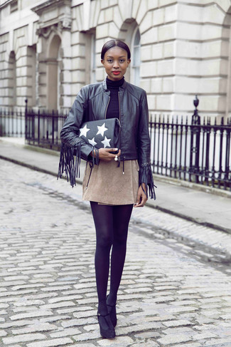 Женская черная кожаная куртка c бахромой от Urban Code