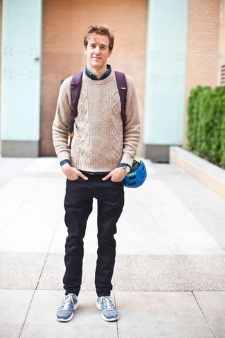 Как носить джинсы с вязаным свитером в 20 лет мужчине осень: Сочетание вязаного свитера и джинсов несомненно будет привлекать взоры прекрасного пола. Чтобы привнести в лук чуточку легкости , на ноги можно надеть синие кроссовки. Если хочешь выглядеть по-осеннему ярко и необычно, обязательно нужно взять этот лук на заметку.