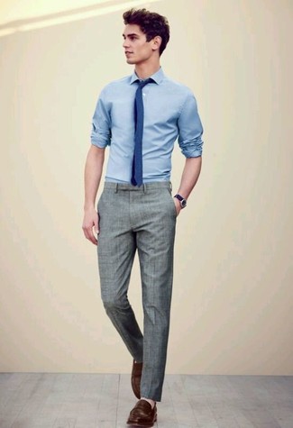 С чем носить синий галстук мужчине лето: Сочетание голубой рубашки с длинным рукавом и синего галстука позволит создать стильный классический образ. В этот образ очень просто интегрировать темно-коричневые кожаные лоферы. В жаркие дни такое сочетание будет ко двору.