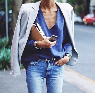 Какие пиджаки носить с голубыми джинсами в 30 лет женщине в теплую погоду: Лук из пиджака и голубых джинсов позволит воплотить в твоем луке современный городской стиль.