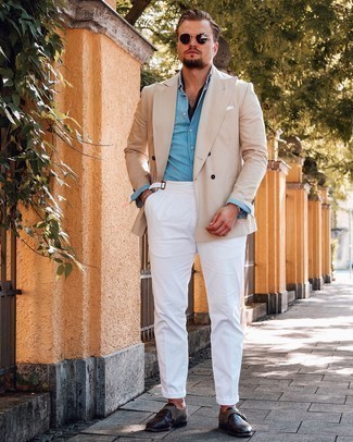 Какие монки носить с белыми брюками чинос лето: Бежевый двубортный пиджак и белые брюки чинос — неотъемлемые вещи в гардеробе парней с хорошим вкусом в одежде. Такой лук легко получает свежее прочтение в паре с монками. Такое сочетание обеспечит тебе комфорт в жаркую погоду и уверенность в том, что ты выглядишь образцово-показательно.