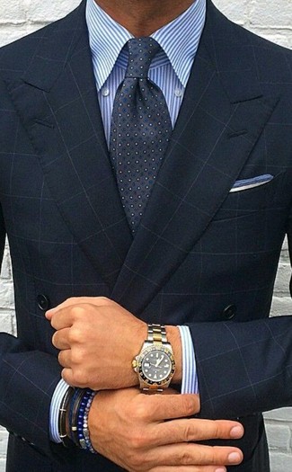 С чем носить серебряный галстук в горошек мужчине: Темно-синий двубортный пиджак в клетку и серебряный галстук в горошек — хороший образ для выхода в свет.